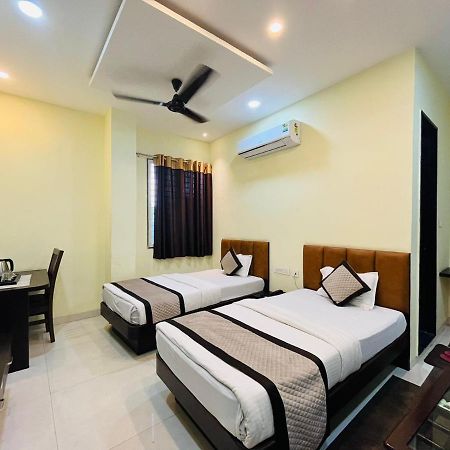 Jmc Hotel Lavish Akolia Exterior photo
